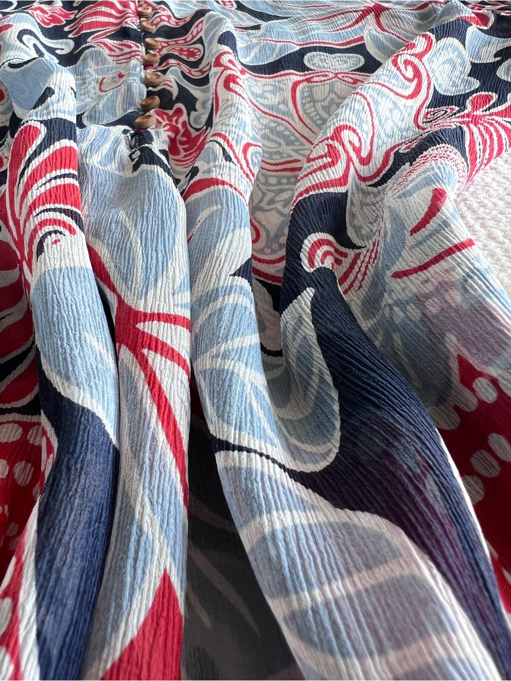 Tommy Bahama Women’s EUC Floral Red Blue White Silk Long Sleeve Blouse Size M - Picture 15 of 15